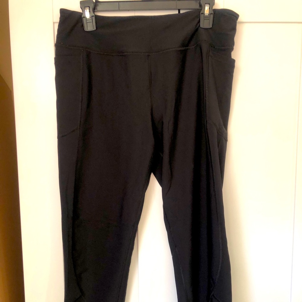 Black Victoria’s Secret Total Knockout Leggings XL